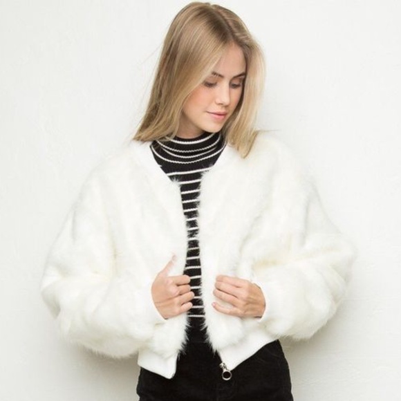 Brandy Melville Fiona White Faux Fur Bomber Jacket - Picture 1 of 12